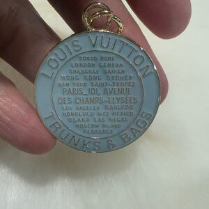 Louis Vuitton Periwinkle Medallion Zipper Pull